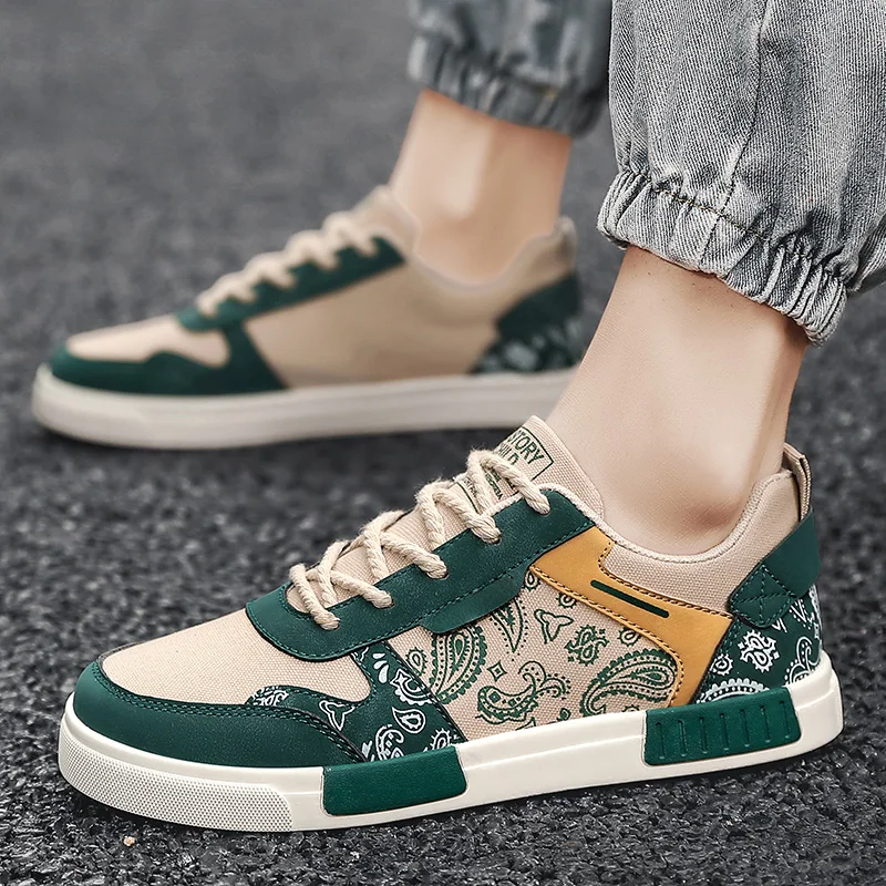 Hype Paisley Sneaker